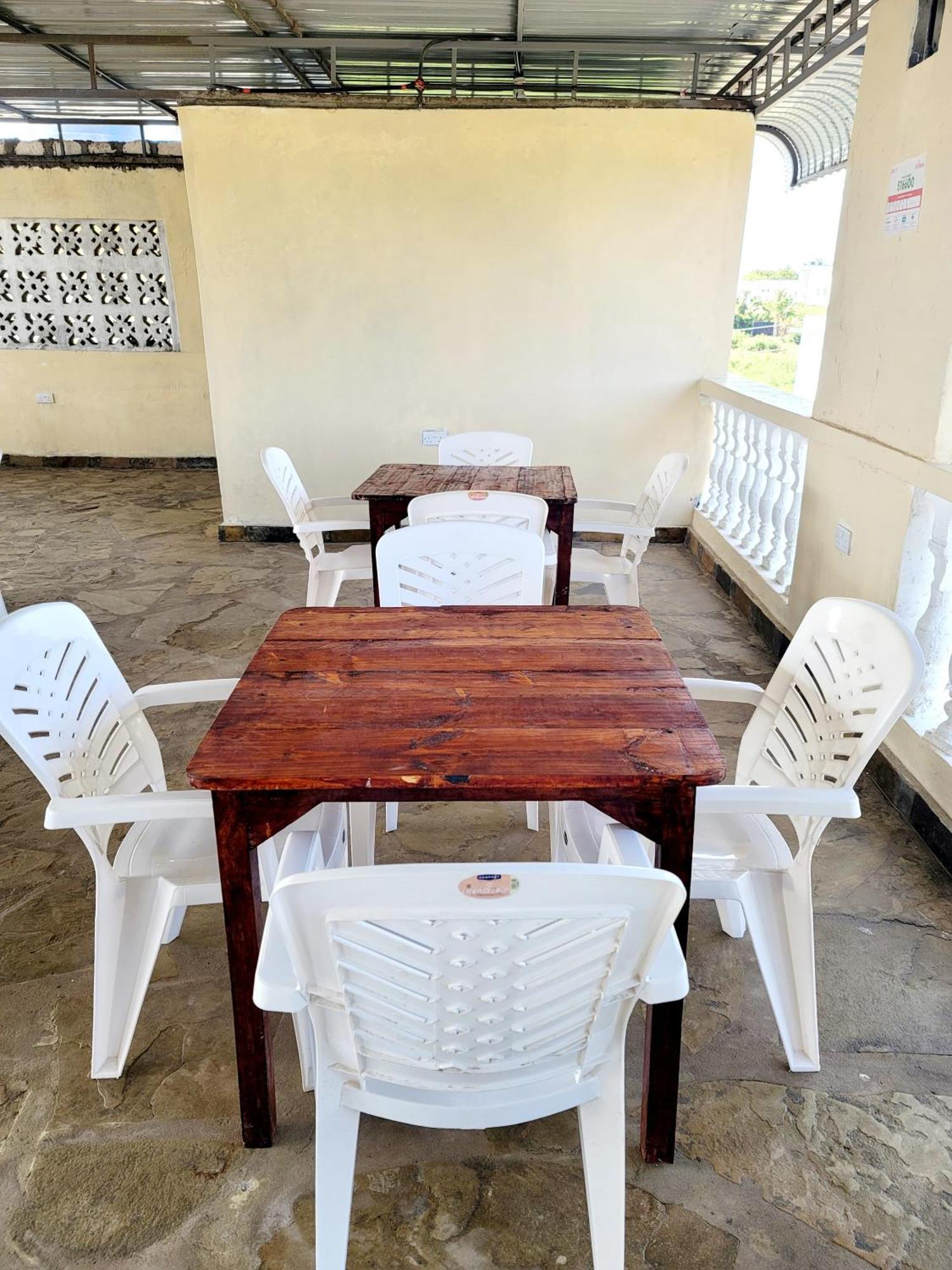 Casuarina Lounge Hotel Malindi Buitenkant foto