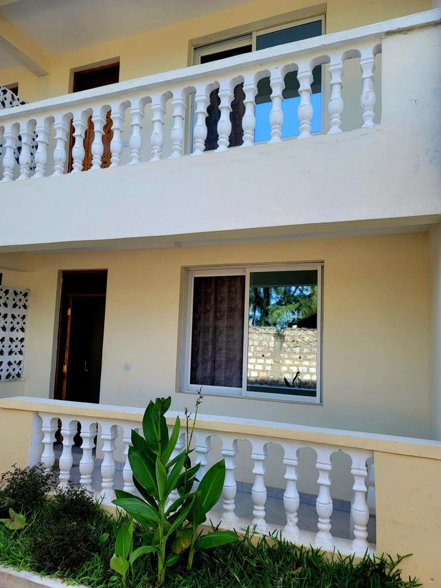 Casuarina Lounge Hotel Malindi Buitenkant foto