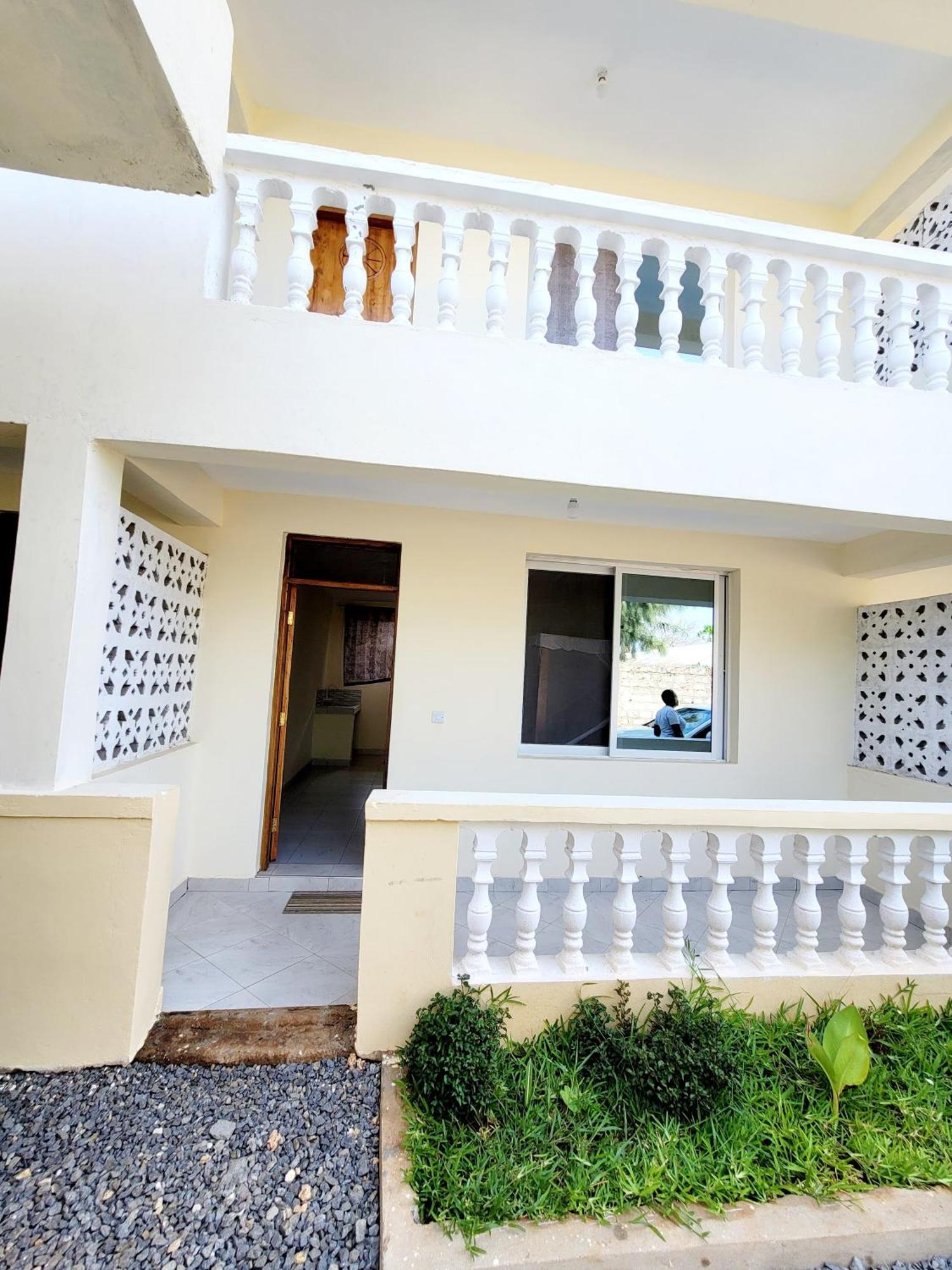 Casuarina Lounge Hotel Malindi Buitenkant foto