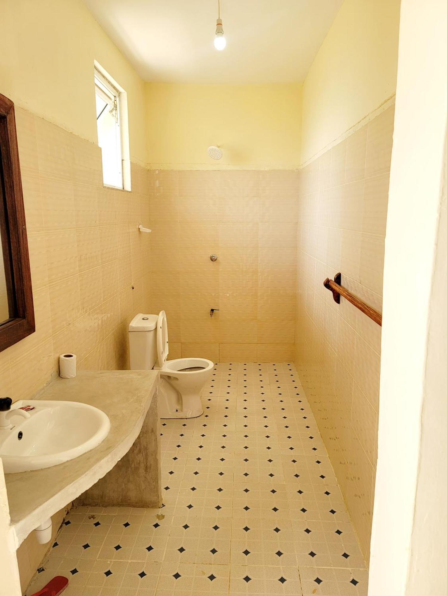 Casuarina Lounge Hotel Malindi Buitenkant foto