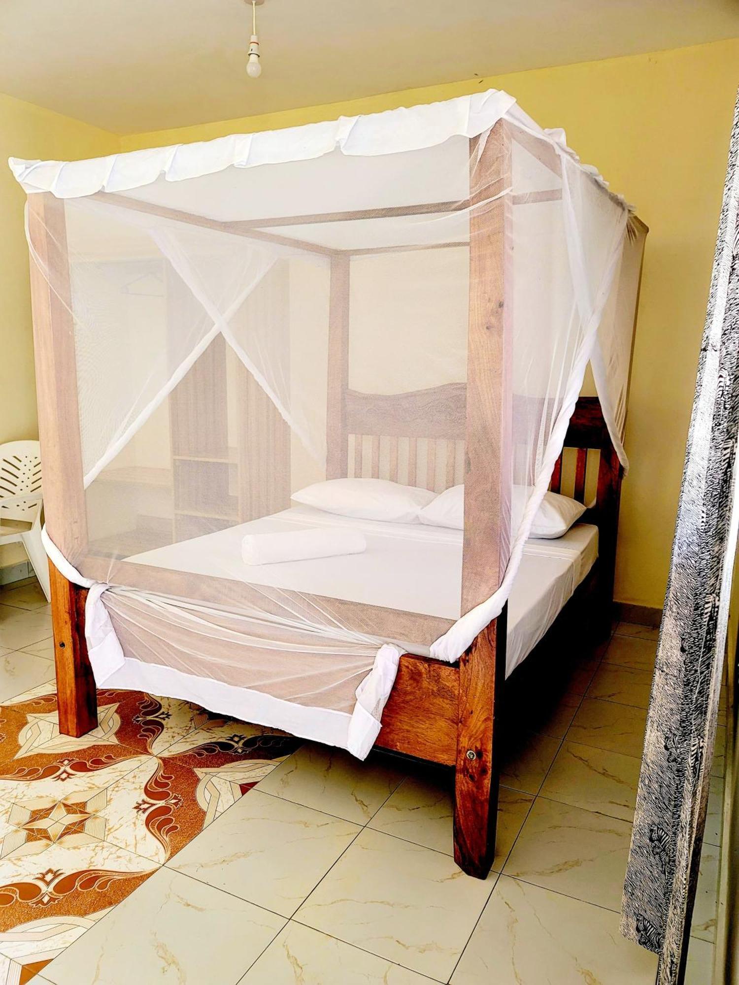 Casuarina Lounge Hotel Malindi Buitenkant foto