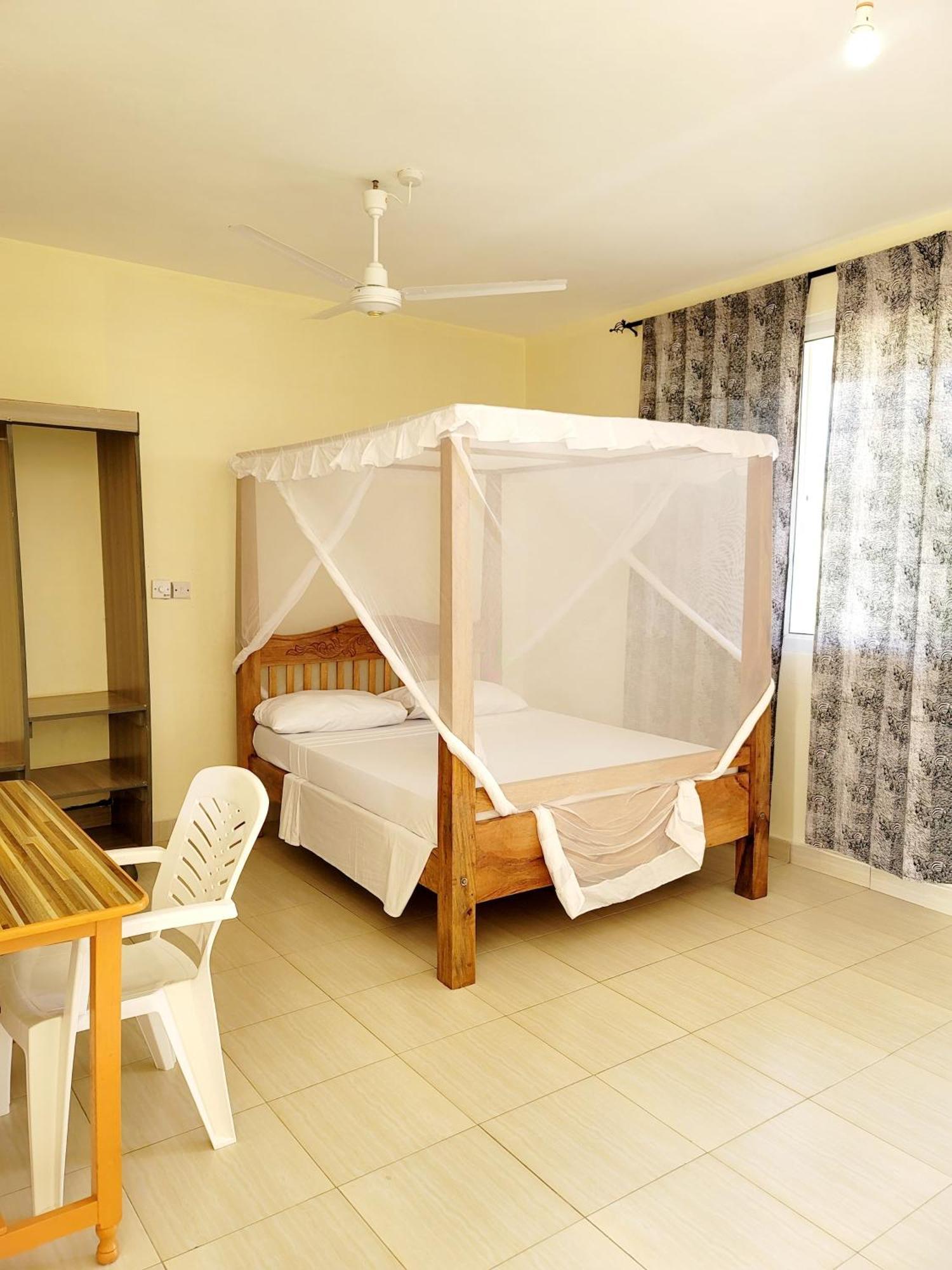 Casuarina Lounge Hotel Malindi Buitenkant foto